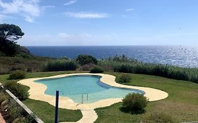 Incanto sul mare con enorme terrazza e piscina