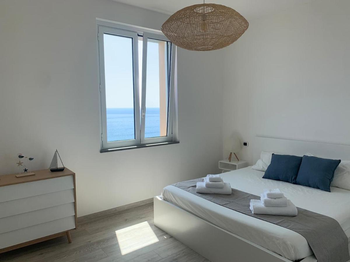 Incanto sul mare con enorme terrazza e piscina Cervo Esterno foto