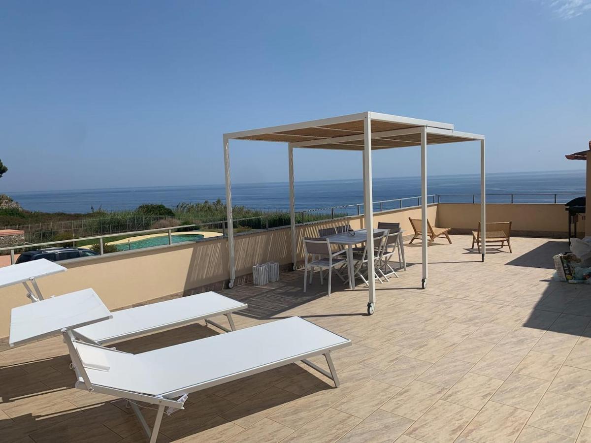 Incanto sul mare con enorme terrazza e piscina Cervo Esterno foto