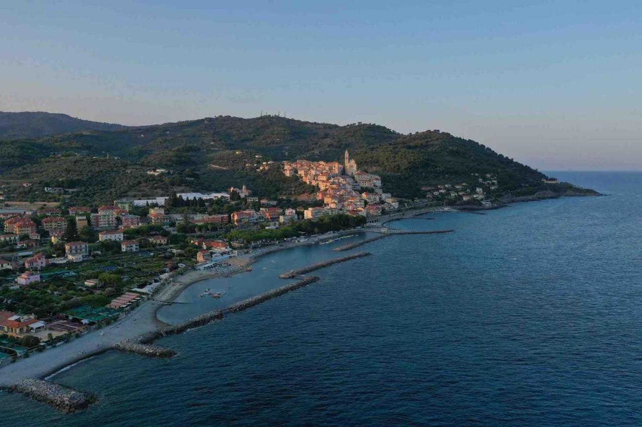 Incanto sul mare con enorme terrazza e piscina Cervo Esterno foto