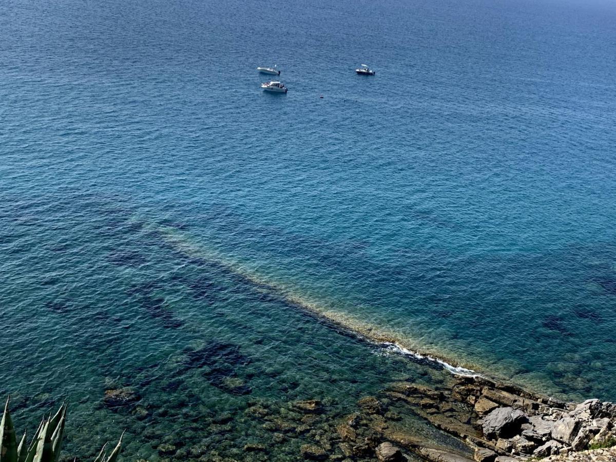 Incanto sul mare con enorme terrazza e piscina Cervo Esterno foto