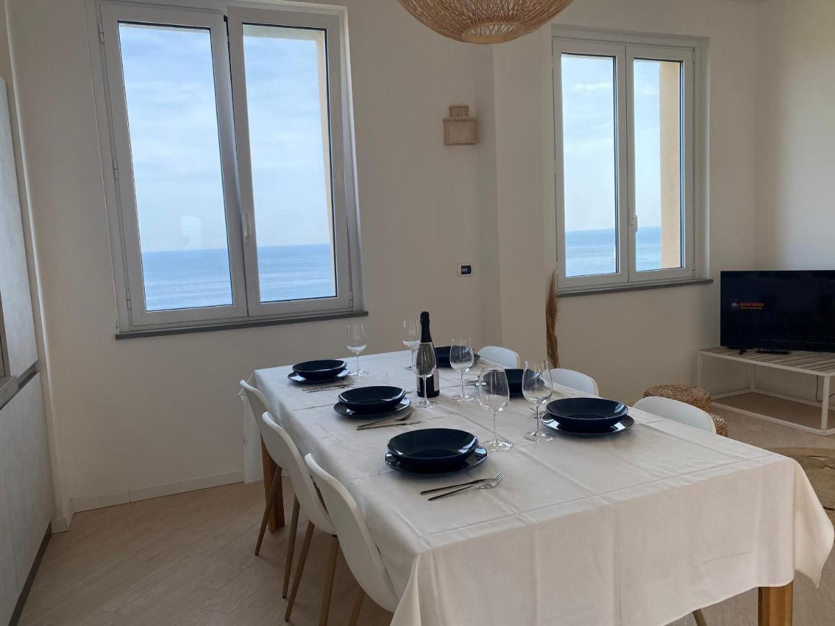 Incanto sul mare con enorme terrazza e piscina Cervo Esterno foto