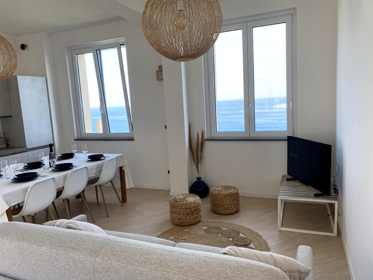 Incanto sul mare con enorme terrazza e piscina Cervo Esterno foto